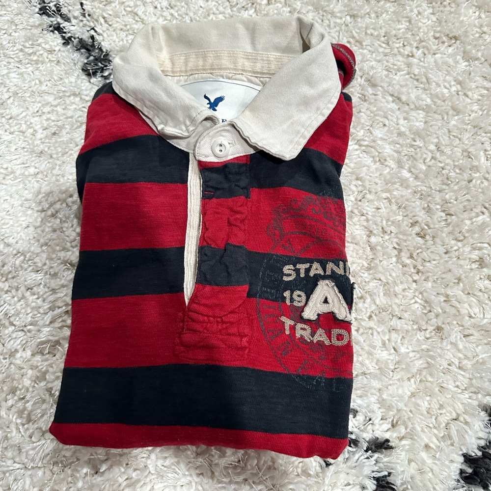 AMERICAN EAGLE OUTFITTERS Sweater red striped. Men Size L